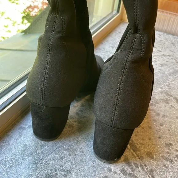 Size 6/36.5 Stuart Weitzman Gillian Suede Knee-High Boots