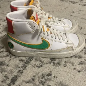 Size 6Y- Nike Blazer '77 Vintage Mid Roswell Rayguns