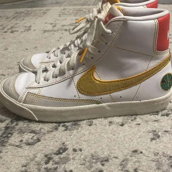 Size 6Y- Nike Blazer '77 Vintage Mid Roswell Rayguns