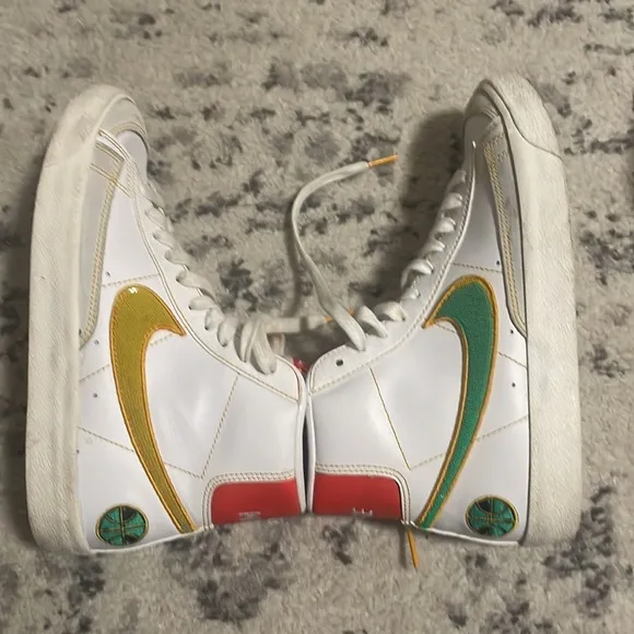 Size 6Y- Nike Blazer '77 Vintage Mid Roswell Rayguns