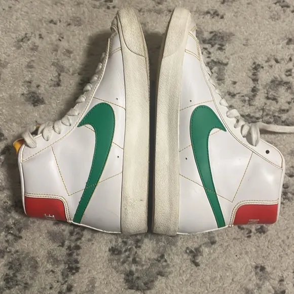 Size 6Y- Nike Blazer '77 Vintage Mid Roswell Rayguns
