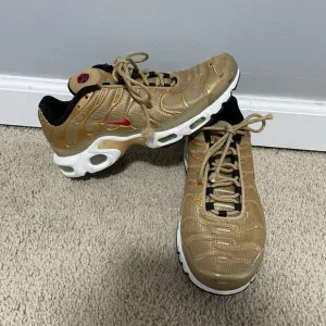 Size 8 - Nike Air Max Plus QS Metallic Gold