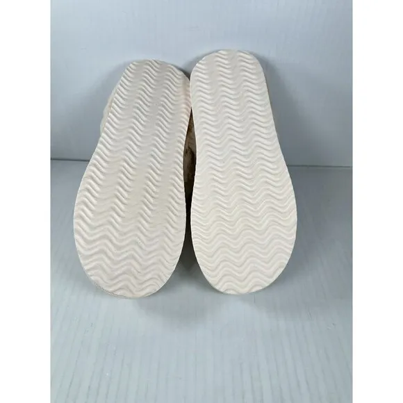 Size 8 Women’s AE Fall Peanuts Snoopy Slippers American Eagle Ivory NEW