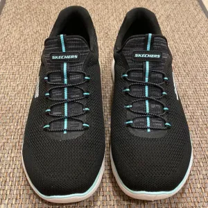 Skechers 9.5 Black Memory Foam Slip On Sneakers