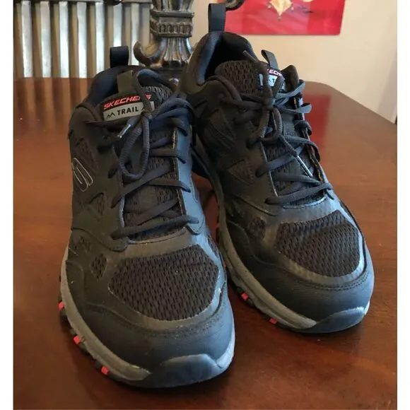 SKECHERS - M Sz 8.5 - NWOT Hillcrest Trail Trainer Lace-Up Sneakers in Black