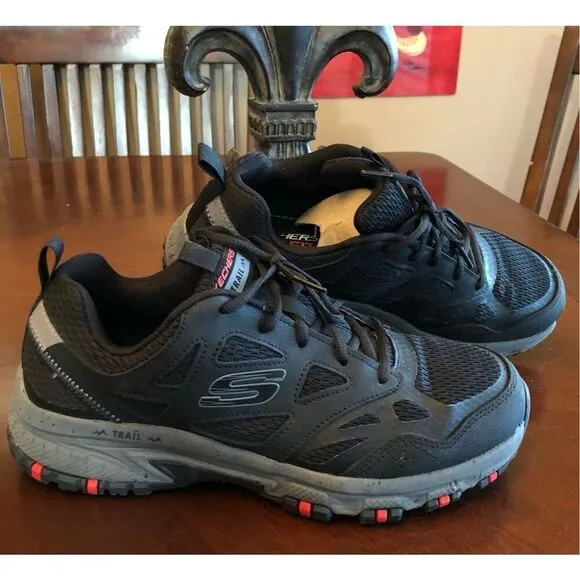 SKECHERS - M Sz 8.5 - NWOT Hillcrest Trail Trainer Lace-Up Sneakers in Black