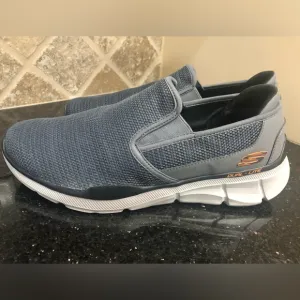 Skechers Men’s Gray Dual-Lite Relaxed Fit Memory Foam Sneakers Sz 10.5