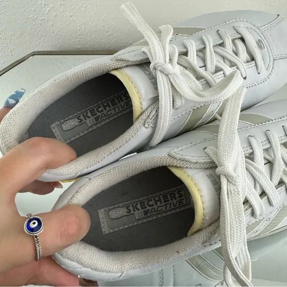 SKECHERS Vintage Y2K 2000s White Leather Rhinestone Stripe Casual Track Sneakers