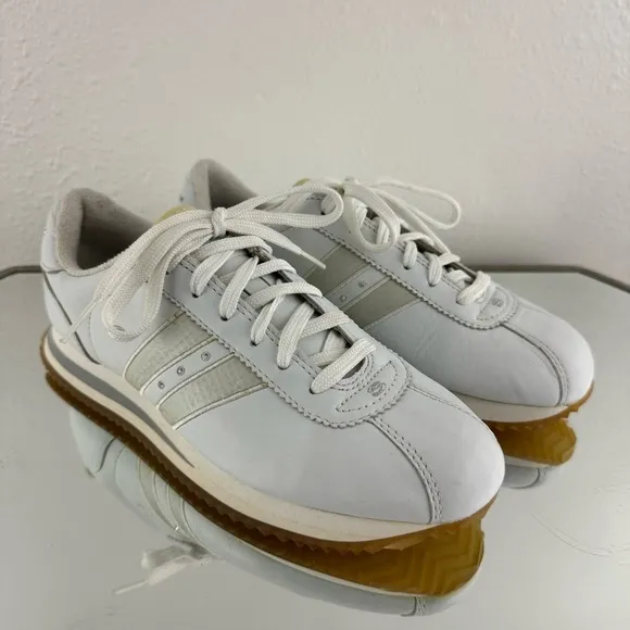 SKECHERS Vintage Y2K 2000s White Leather Rhinestone Stripe Casual Track Sneakers