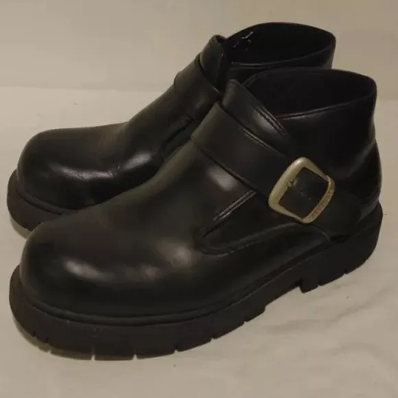 Sketchers Men’s Black Leather Ankle Boots Silver Buckle Adjustable Strap Size 13