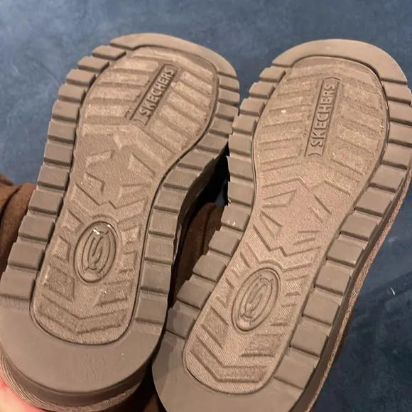 Sketchers suede boots