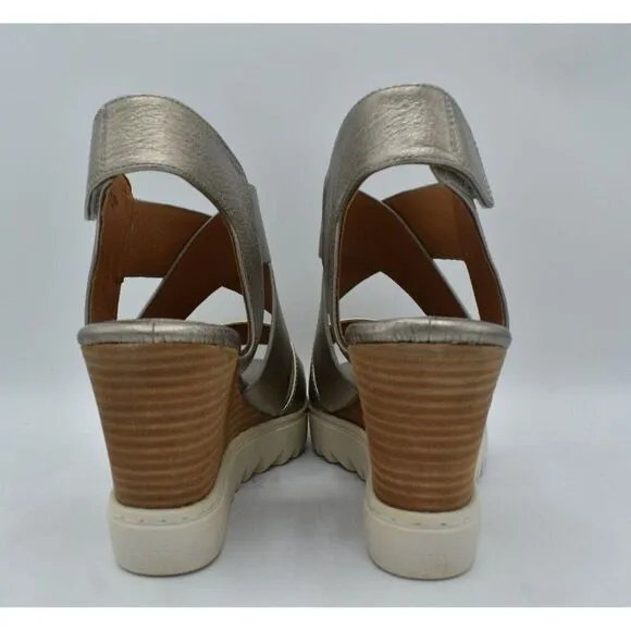 Sofft Womens Size 9 Uxley Grey Gold Metallic Leather Wedge Sandals Shoes