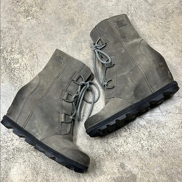 Sorel Gray Ankle Boots with Suede Finish