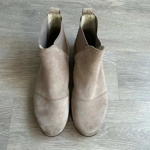 Sorel Harlow Suede Chelsea Ankle Booties Taupe Color Boots