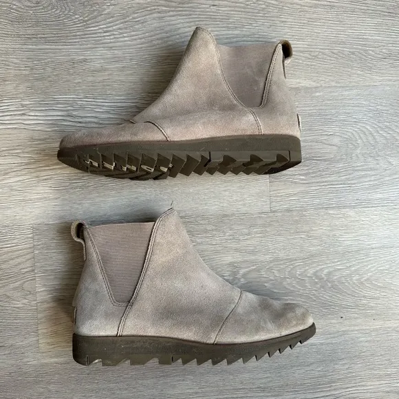 Sorel Harlow Suede Chelsea Ankle Booties Taupe Color Boots