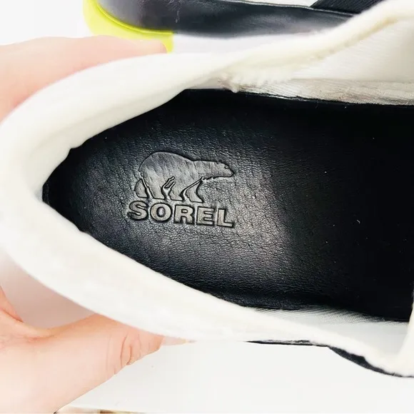 SOREL Kinetic Impact Slip On Sneakers - Women’s SIZE 6