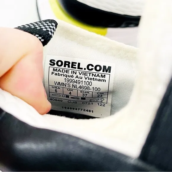 SOREL Kinetic Impact Slip On Sneakers - Women’s SIZE 6