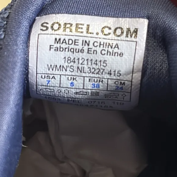 Sorel kinetic lace sneaker women’s tennis shoe size 7 Blue and Gray Sneakers