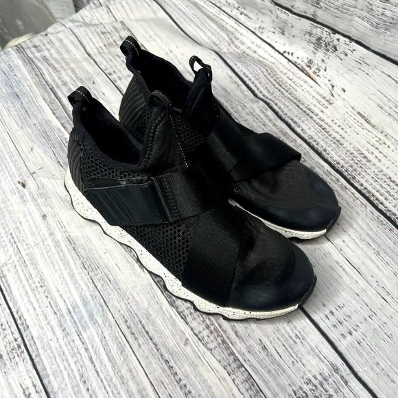 Sorel Kinetic Sneakers Black Womens Lightweight Slip On 7.5