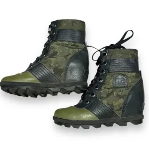 Sorel Lexie Wedge Bootie Women's Size 2 Green Round Toe Durable