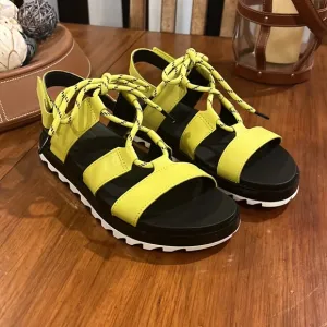 Sorel Roaming Lace Sandals Shoes New Bolt Yellow Black Women’s size 7.5