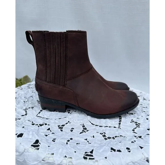 Sorel Womens 8 Burgundy Red Waterproof Heeled Ankle Boots Slip On*** RUNS Small*