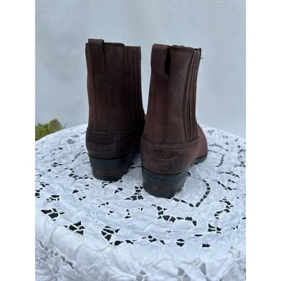 Sorel Womens 8 Burgundy Red Waterproof Heeled Ankle Boots Slip On*** RUNS Small*