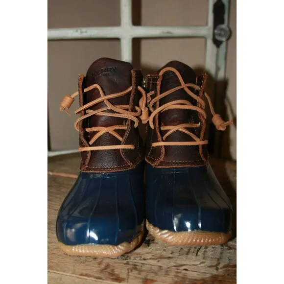 Sperry Women's 7.5 WIDE saltwater Brown/navy duck boots - NEW