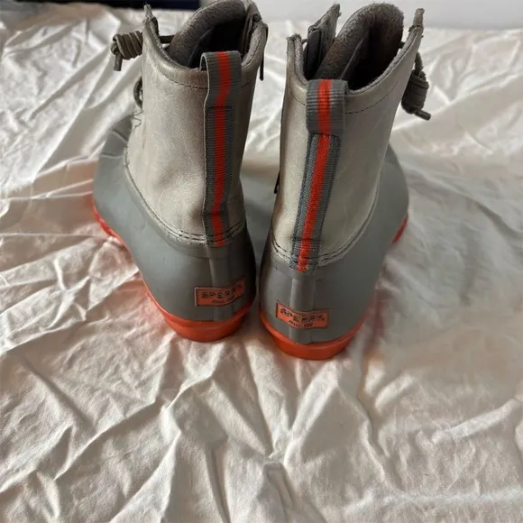 Sperry Women's Saltwater Duck Boots Gray/Tan Orange Outsole Size 10