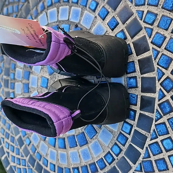 Sporto Snow Boots Rubber Soles Lace Toggle Durable Purple/Black Girls 5-6 NWT