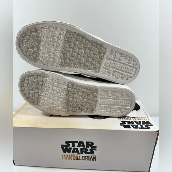 Star Wars The Mandalorian Ground Up Grogu Youth Slip On Sneakers, Size 4