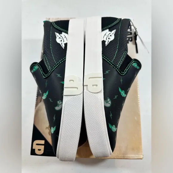 Star Wars The Mandalorian Ground Up Grogu Youth Slip On Sneakers, Size 4