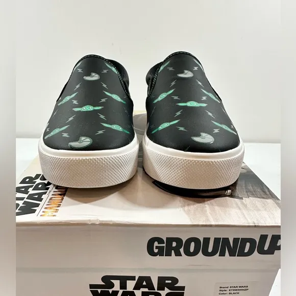 Star Wars The Mandalorian Ground Up Grogu Youth Slip On Sneakers, Size 4