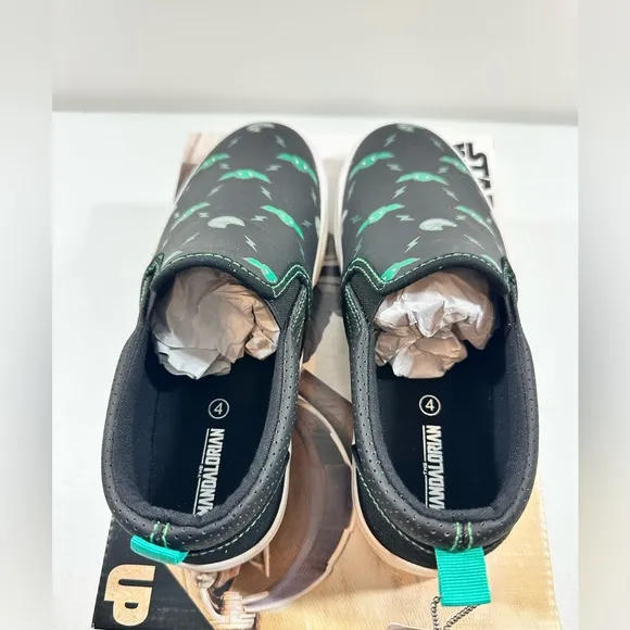Star Wars The Mandalorian Ground Up Grogu Youth Slip On Sneakers, Size 4