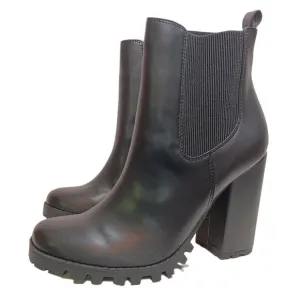 Steve Madden Acquire Boots Womens 10 Black Faux Leather Chelsea Ankle Booties
