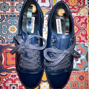 Steve madden casual low top Blue leather laceup  sneakers size 9 men 10.5 women