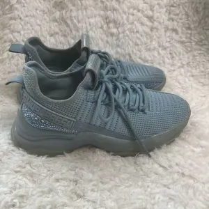 Steve Madden Maxima Blue Rhinestone Embellished slip on Sneakers Size9.5M