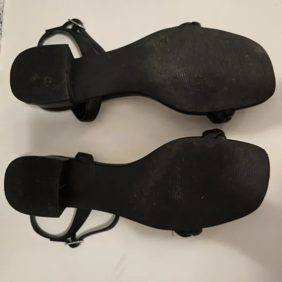 STEVEN MADDEN Black Square Toe Block Heel Sandals Ankle Strap Shoes Heels 9.5