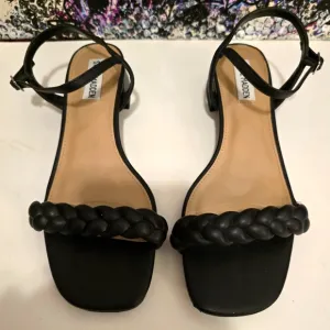 STEVEN MADDEN Black Square Toe Block Heel Sandals Ankle Strap Shoes Heels 9.5