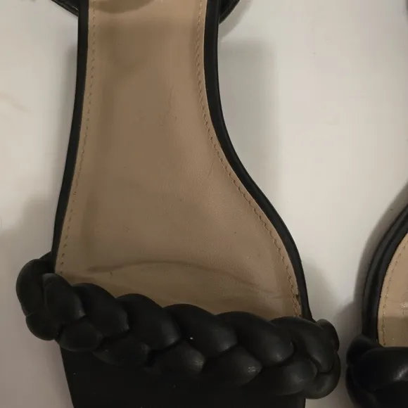 STEVEN MADDEN Black Square Toe Block Heel Sandals Ankle Strap Shoes Heels 9.5