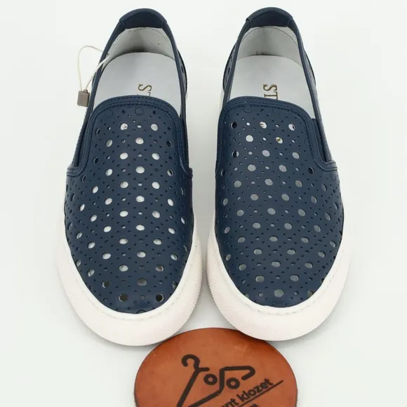 STOKTON Slip On Sneakers