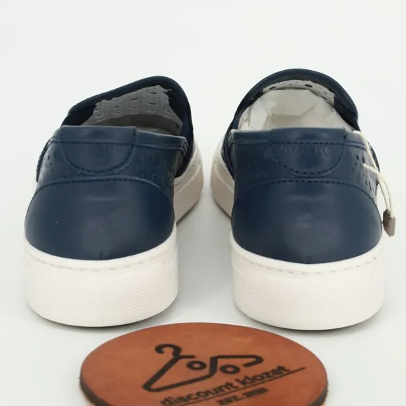 STOKTON Slip On Sneakers