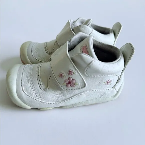 Stride Rite Ally White Leather Baby Booties Flower Embroidery Size 5W EU 21