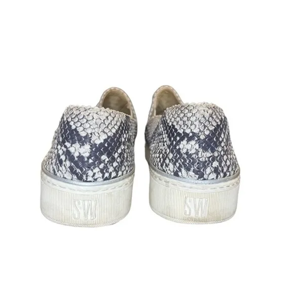 Stuart Weitzman Nuggets Snake PrintShoes Slip on