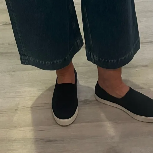Stuart Weitzman   Slip on Sneakers