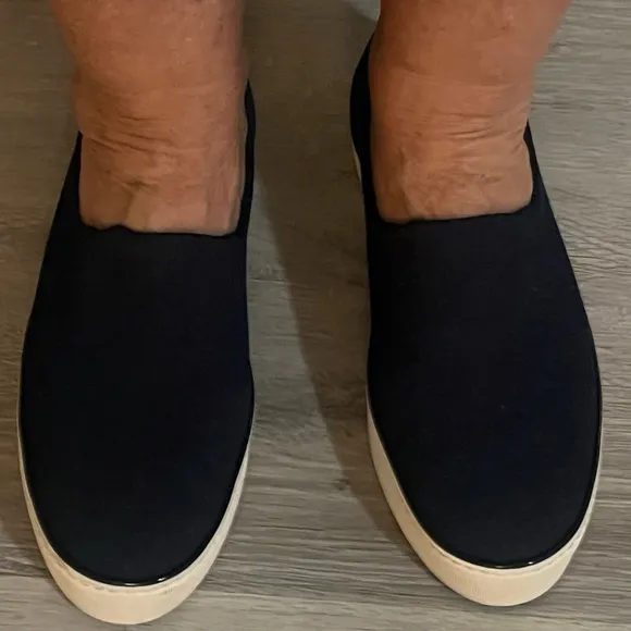 Stuart Weitzman   Slip on Sneakers
