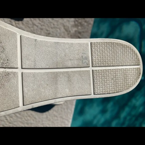 Stuart Weitzman   Slip on Sneakers