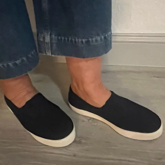 Stuart Weitzman   Slip on Sneakers