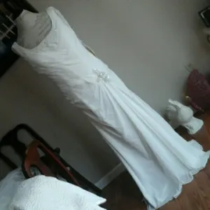 Stunning  Ivory Wedding Dress