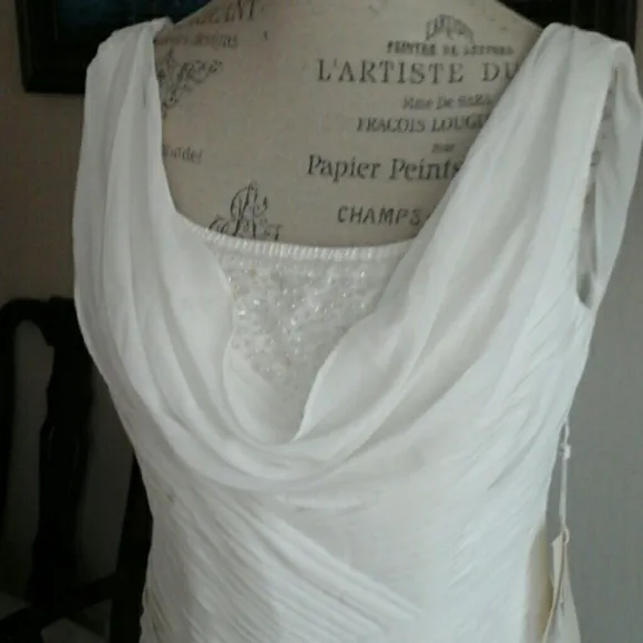Stunning  Ivory Wedding Dress